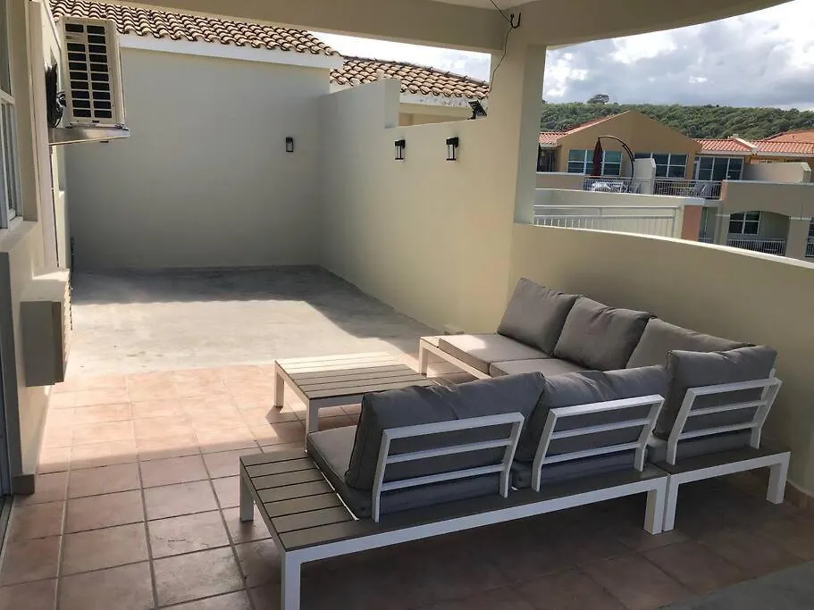 Haudimar Ph Beachfront Apt 4Br/3Bath Isabela Apartment
